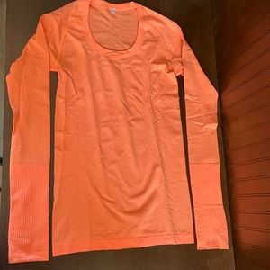 Lululemon Longsleeve Scoopneck Swiftly